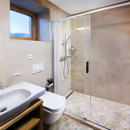 Chalety Jasna Bor 4* 데마노브스카돌리나