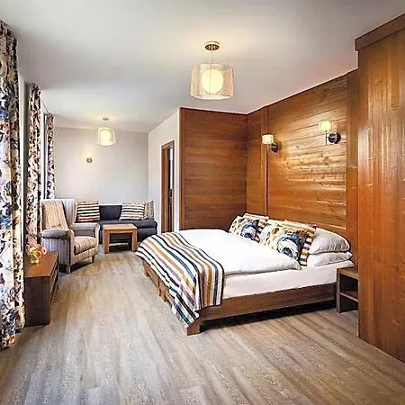 Chalety Jasna Bor 公寓式酒店 4*